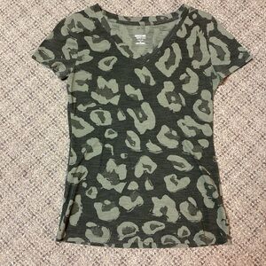 Mossimo Suoply Co. Olive Green Cheetah Print V-neck Tee * Size Small